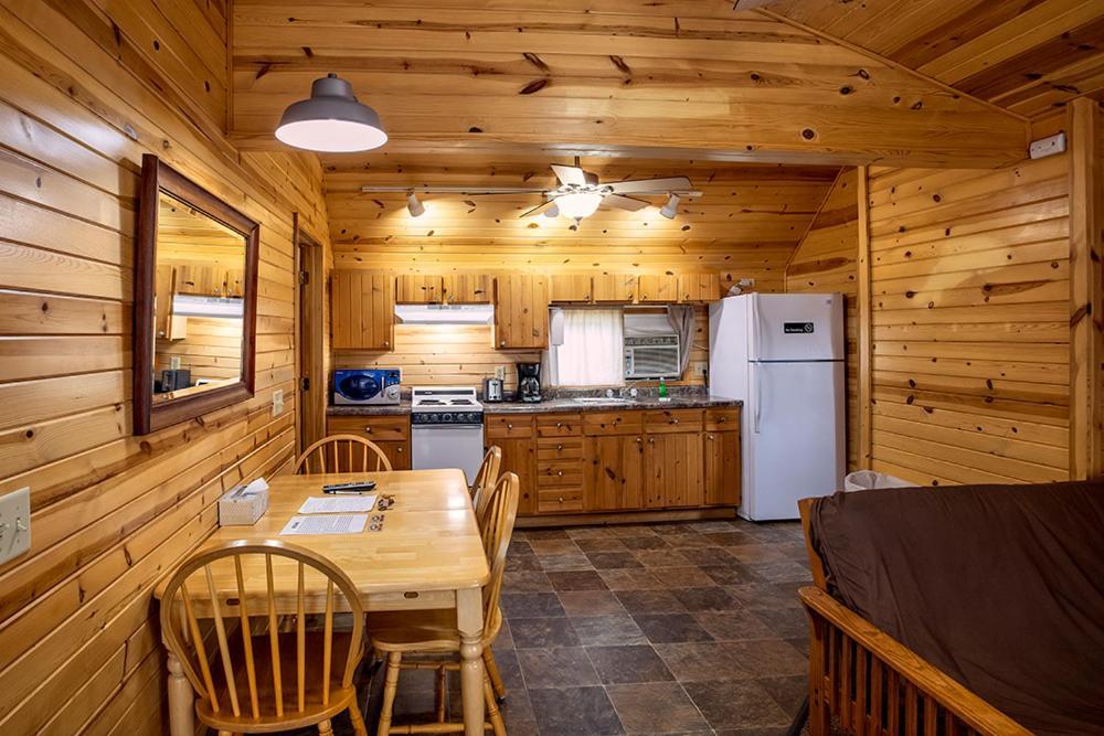 Big River Escape Riverside Cabins Buffalo City Exterior photo