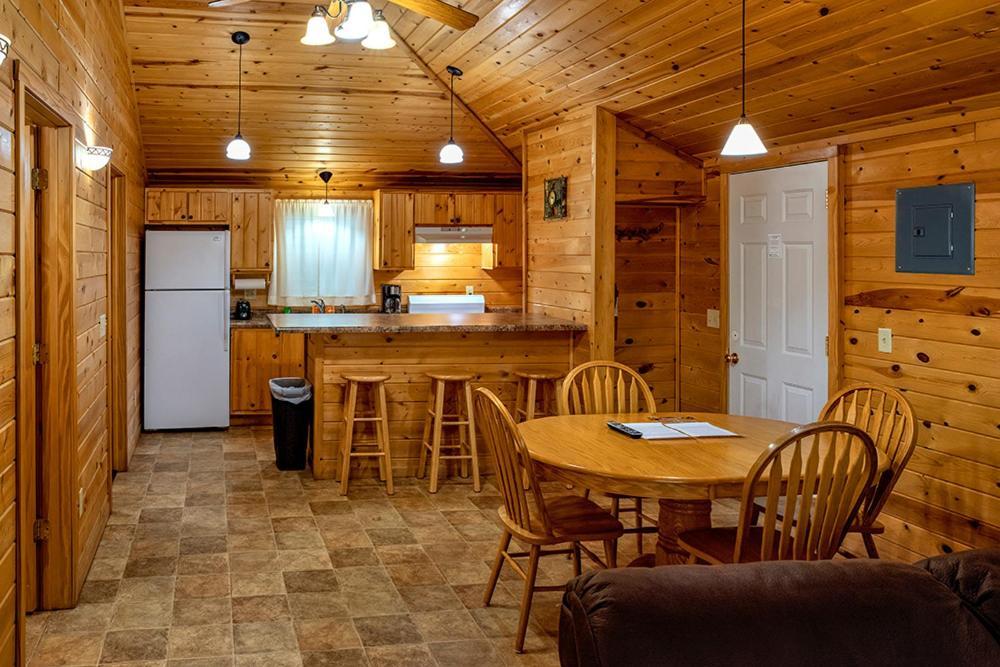 Big River Escape Riverside Cabins Buffalo City Exterior photo