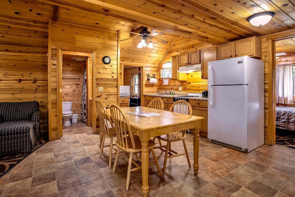 Big River Escape Riverside Cabins Buffalo City Exterior photo