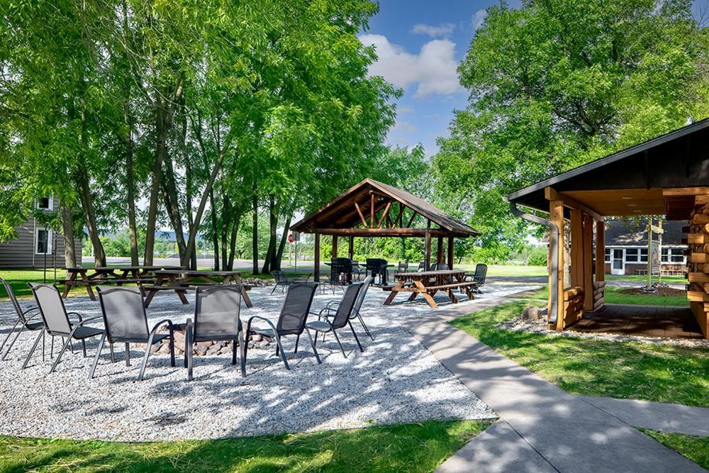 Big River Escape Riverside Cabins Buffalo City Exterior photo